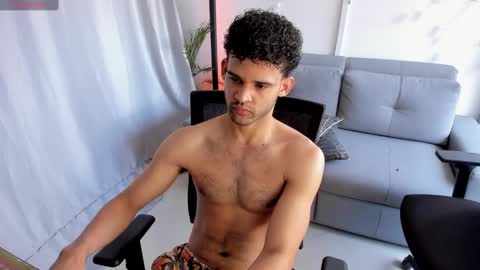 Snapshot of chrisandrew_ chatting on March 1, 3:27 pm Im Chirs IM MODEL INDEPENDT online show from March 1, 3:27 pm