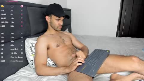 Snapshot of chrisandrew_ chatting on January 13, 11:17 pm Im Chirs IM MODEL INDEPENDT online show from January 13, 11:17 pm