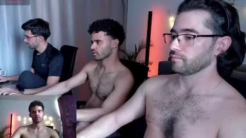 Snapshot of chrisandrew_ chatting on February 21, 9:32 pm Im Chirs IM MODEL INDEPENDT online show from February 21, 9:32 pm