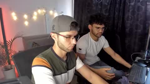 Snapshot of chrisandrew_ chatting on January 18, 10:28 pm Im Chirs IM MODEL INDEPENDT online show from January 18, 10:28 pm
