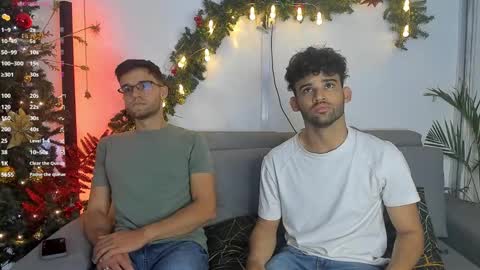 Snapshot of chrisandrew_ chatting on December 31, 3:01 am Im Chirs IM MODEL INDEPENDT online show from December 31, 3:01 am