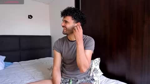 Snapshot of chrisandrew_ chatting on January 30, 4:13 pm Im Chirs IM MODEL INDEPENDT online show from January 30, 4:13 pm