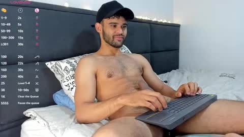 Snapshot of chrisandrew_ chatting on January 8, 10:48 pm Im Chirs IM MODEL INDEPENDT online show from January 8, 10:48 pm