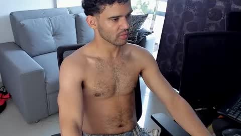 Snapshot of chrisandrew_ chatting on February 18, 3:10 pm Im Chirs IM MODEL INDEPENDT online show from February 18, 3:10 pm
