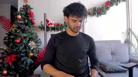 Snapshot of chrisandrew_ chatting on December 18, 6:57 pm Im Chirs IM MODEL INDEPENDT online show from December 18, 6:57 pm