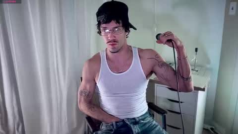 Content creator  artist online show from November 10, 3:20 am