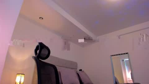chrismorgan24 online show from May 4, 3:18 pm