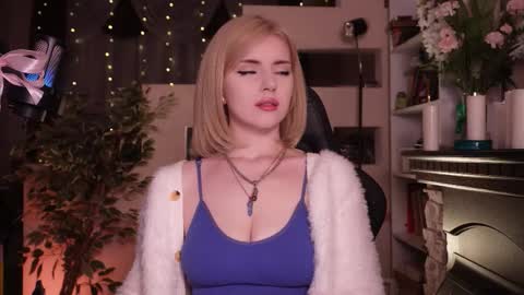 chriss_foxx online show from March 26, 4:45 pm