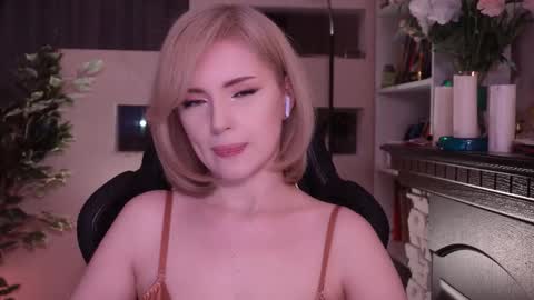 chriss_foxx online show from March 21, 5:39 pm