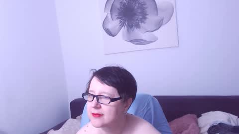 Christa online show from April 12, 2:15 am