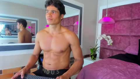 Snapshot of christian_musclet4 chatting on March 5, 2:45 pm ---Chistian--- online show from March 5, 2:45 pm