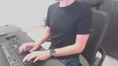 Snapshot of christianbyh chatting on September 13, 8:22 pm Chris online show from September 13, 8:22 pm