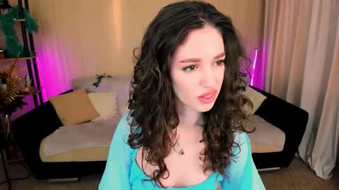 Snapshot of christinaconteeree chatting on September 10, 1:23 pm christinaconteeree online show from September 10, 1:23 pm