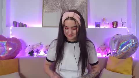Christina online show from February 13, 9:39 pm
