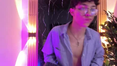 Chrisopher Hunter online show from February 4, 5:11 am