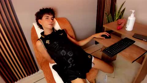 Chris online show from July 9, 7:51 pm