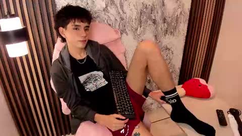 Chris online show from June 19, 8:04 pm