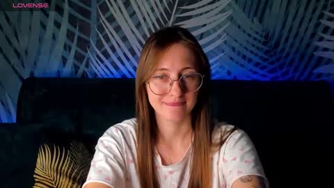 Snapshot of christycrayme chatting on October 13, 3:41 am ChristyCrayme online show from October 13, 3:41 am