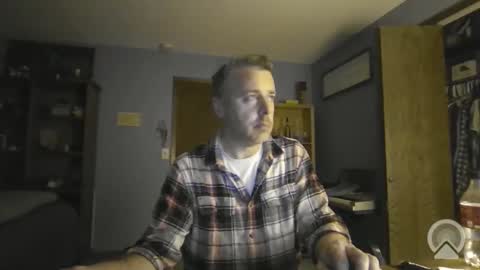 chrisw8121 online show from March 24, 5:13 am