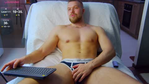 chrisx6m online show from December 3, 5:28 pm