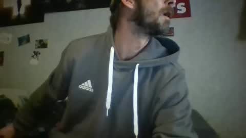 Snapshot of chriz1040 chatting on March 4, 11:32 pm chriz1040 online show from March 4, 11:32 pm
