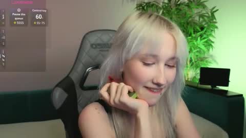 EvaBlonde TayaBrunette EliieBlack hair online show from February 22, 2:30 pm