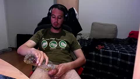 Chromefox123 online show from April 23, 7:48 pm