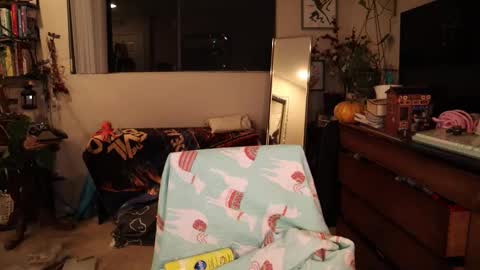 Chrys online show from March 19, 5:57 am