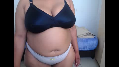 chubbybellax online show from February 20, 8:38 am