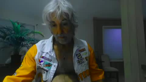 chuck354139 online show from January 5, 12:42 am