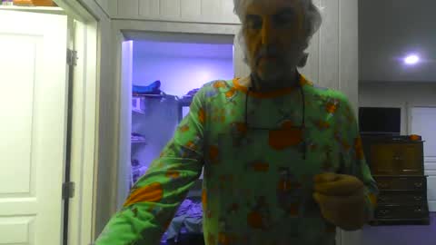 chuck354139 online show from January 19, 5:05 am