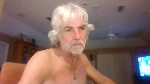 chuck354139 online show from January 3, 6:44 am