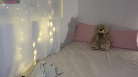 Mia online show from January 18, 4:37 am