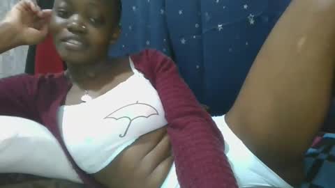 Snapshot of cilia_petite chatting on February 26, 4:27 pm cilia petite online show from February 26, 4:27 pm