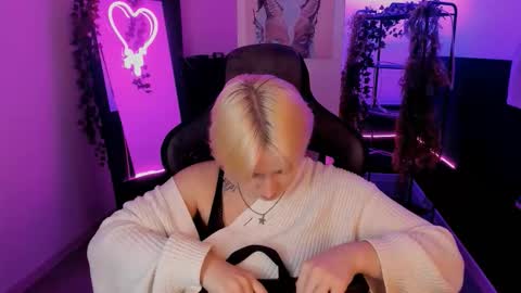 Cin Bellamy online show from September 25, 5:36 am