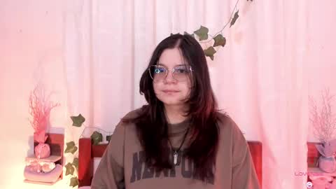 Snapshot of cinderella_lewis chatting on February 16, 3:38 pm Sofi Eva and Mey online show from February 16, 3:38 pm