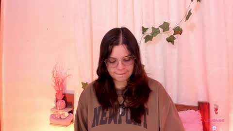 Snapshot of cinderella_lewis chatting on February 25, 5:30 pm Sofi Eva and Mey online show from February 25, 5:30 pm