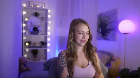 Snapshot of cindy_grey_ chatting on September 15, 7:37 pm Cintybaby online show from September 15, 7:37 pm