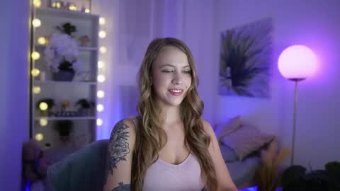 Snapshot of cindy_grey_ chatting on September 20, 6:33 pm Cintybaby online show from September 20, 6:33 pm