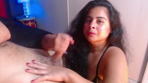 Snapshot of cindyandcarlo chatting on January 31, 7:29 pm CindyandCarlo online show from January 31, 7:29 pm