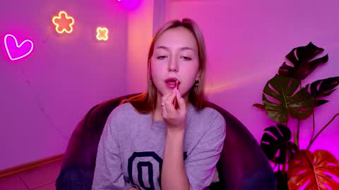 cindylovesmith online show from March 17, 3:22 am