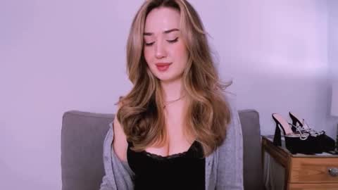cindyprettywomen online show from May 17, 6:22 am