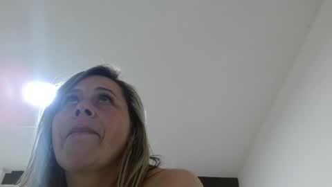 Snapshot of cinthia1609 chatting on February 4, 1:23 am cinthia1609 online show from February 4, 1:23 am