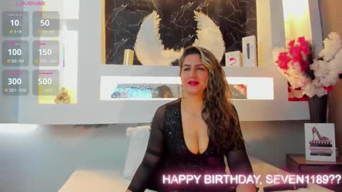 Cinthya  online show from October 15, 1:01 pm