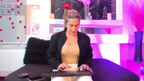 Cinthya  online show from June 22, 12:01 pm