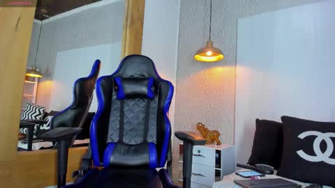 cinthya_walker1 online show from January 18, 3:43 pm