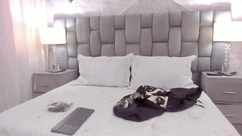 CintiaCollins  online show from February 13, 9:06 pm