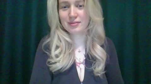 citrusblissss online show from March 8, 1:03 pm