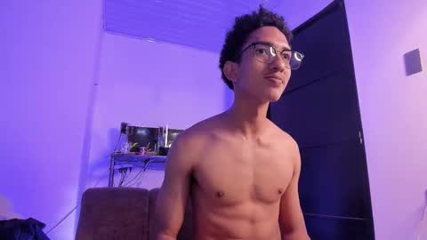 cj_davis1 online show from November 3, 6:47 am