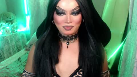 QUEEN CESS online show from June 18, 2:22 pm